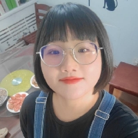 济南市单身翻译项目经理派派个人资料照片