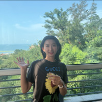 青岛市单身金融Eunice个人资料照片